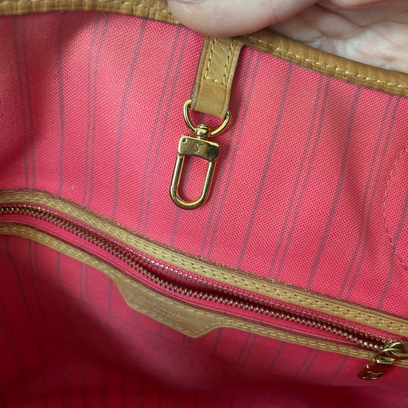 Beautiful authentic Louis Vuitton neverfull pink v limited edition! - Picture 11 of 11
